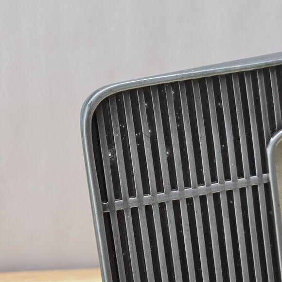 Umbra Design Tom Vincent Metal Vent 306234-410 4X6 Nickel Photo Picture Frame - Picture 4 of 13